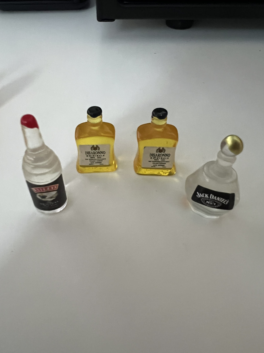 4x Miniature Bottles